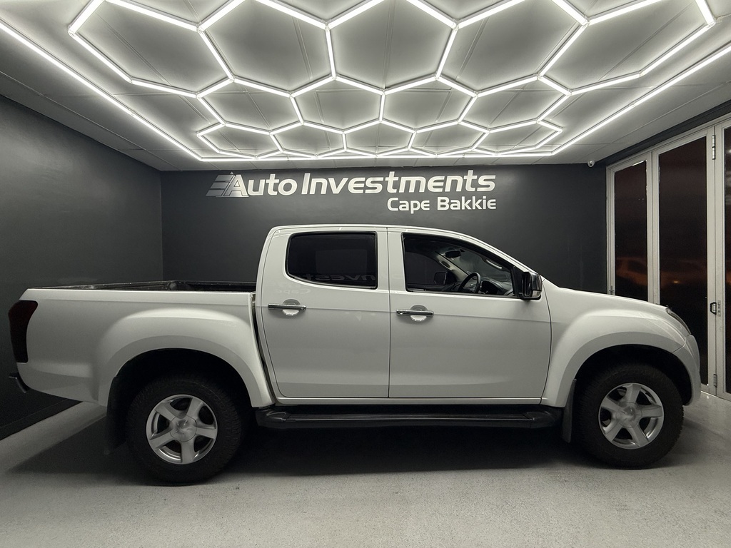 2016 ISUZU KB 300 D-TEQ LX A/T P/U D/C