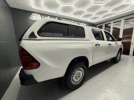 2017 TOYOTA HILUX 2.4 GD-6 SR 4X4 P/U D/C