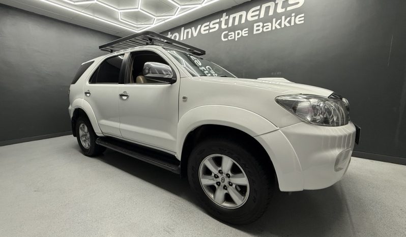 2010 TOYOTA FORTUNER 3.0D-4D R/B A/T full