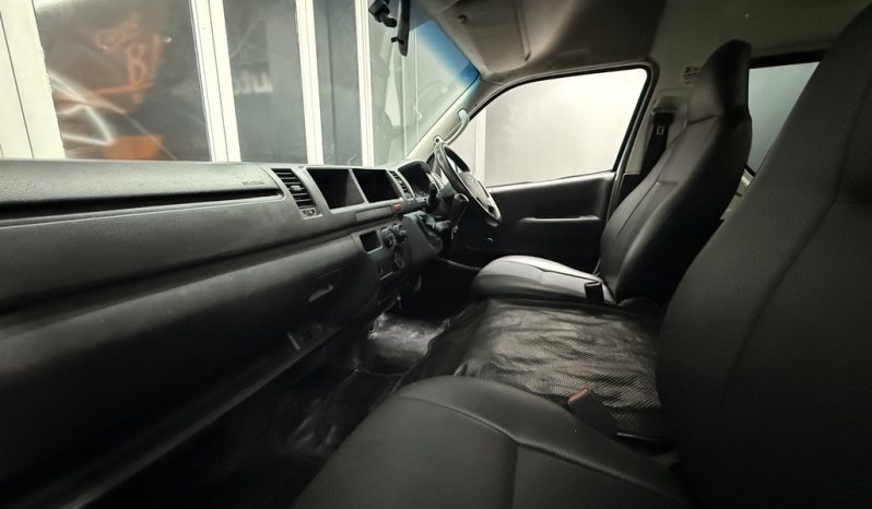 2022 TOYOTA QUANTUM/HIACE 2.5 D-4D SESFIKILE 16s full